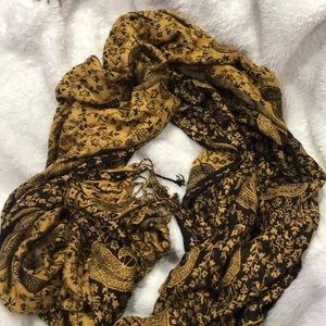 Scarf/shawl